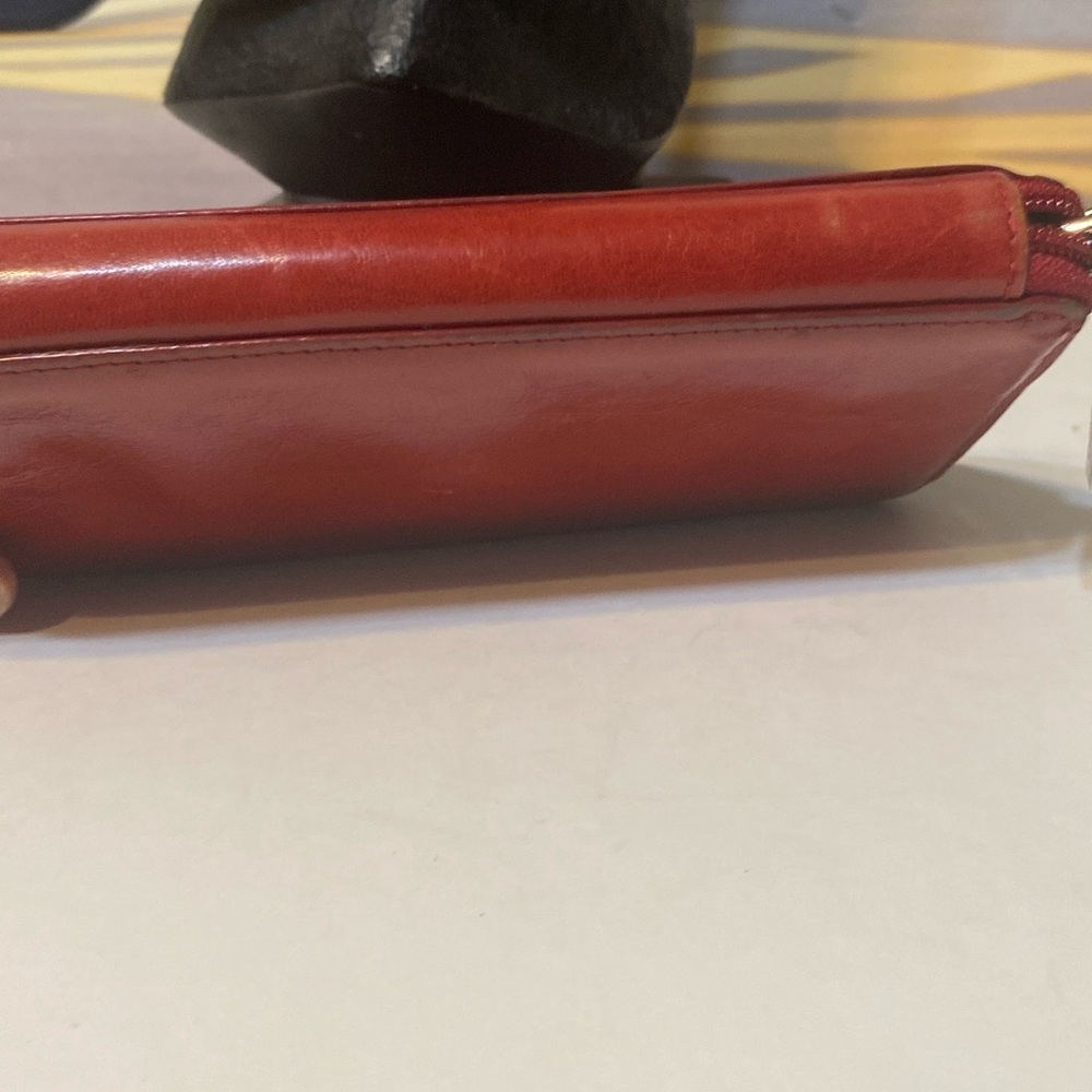 HOBO Cherry leather Zip Around - Picture 5 of 8